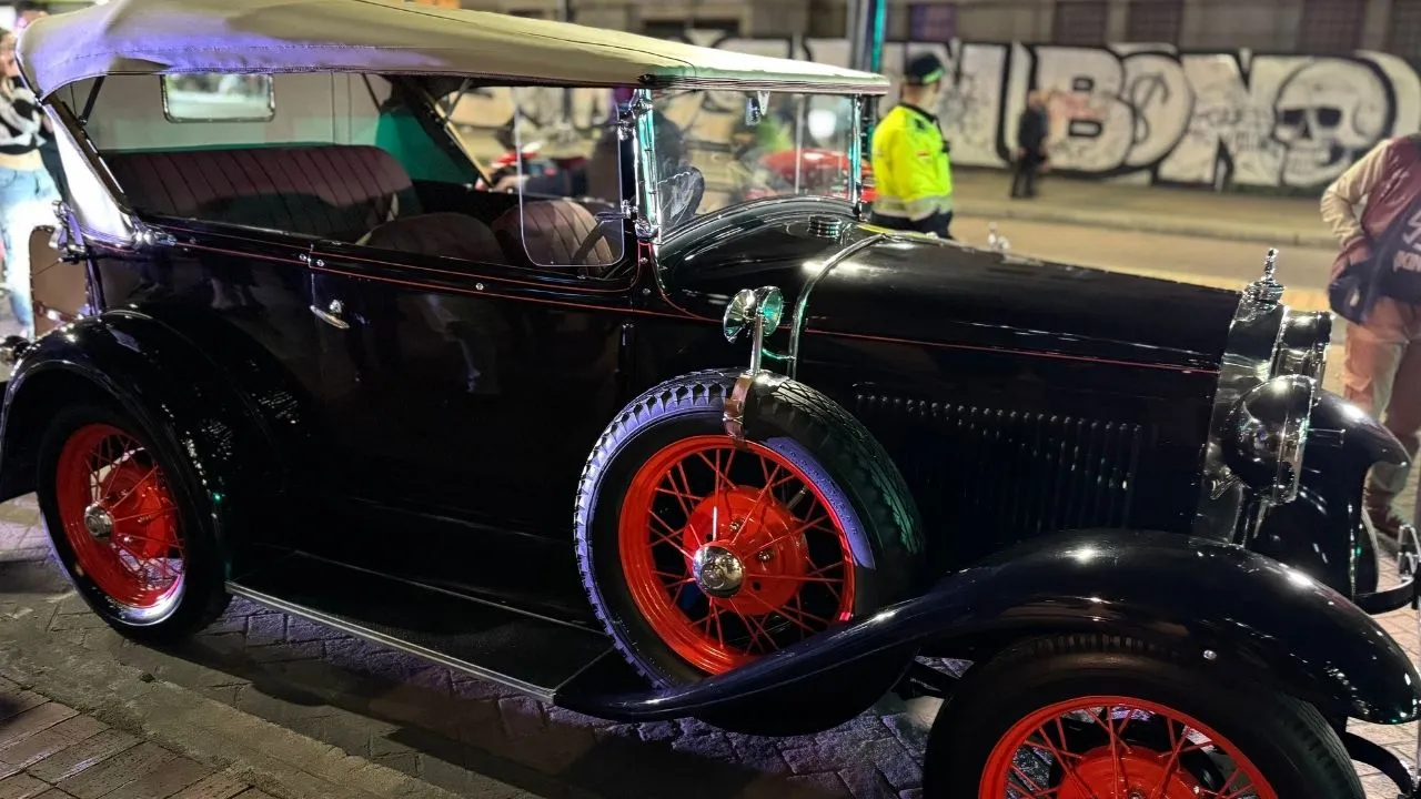 Festival de Verano: desfile de autos clásicos por el cumpleaños de Bogotá Bogotá sigue celebrando sus 487 años con desfile de autos clásicos, ¡prográmese!
