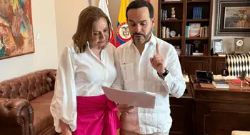 Abelardo De La Espriella, presidente de Colombia, pide revertir alza de la gasolina. De La Espriella pidió a la ministra de Minas "revertir el aumento de $ 46 en la gasolina de octubre"