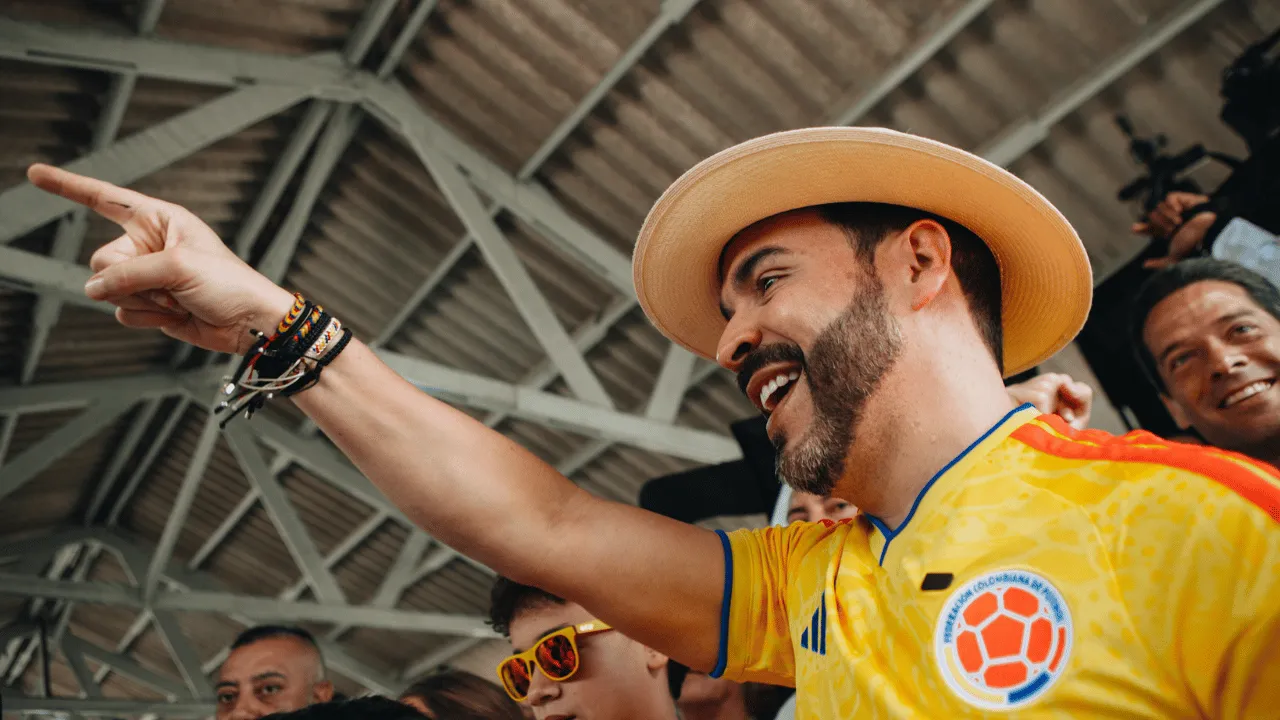 Abelardo de la Espriella vota en el colegio La Enseñanza de Barranquilla. Abelardo de la Espriella ya votó en Barranquilla y dejó un mensaje para Colombia: ¿qué dijo?