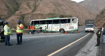 Accidente de bus en Tangua, Nariño, dejó cuatro muertos y 20 heridos. Accidente de un bus turístico en la vía Panamericana deja cuatro muertos y 20 heridos en Nariño