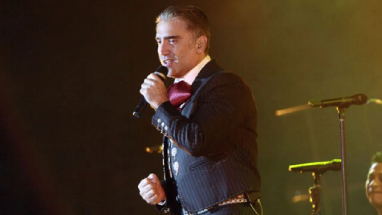 Alejandro Fernández hará una pausa en su carrera musical. Preocupa su estado de salud. Preocupación en México por Alejandro Fernández: ¿Qué le pasa al 'Potrillo'?