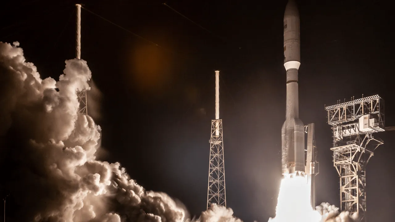 Amazon pide luz verde para 5.105 satélites que darían internet al celular. Amazon le apunta al negocio de Starlink con 5.105 satélites que le darían internet a su celular