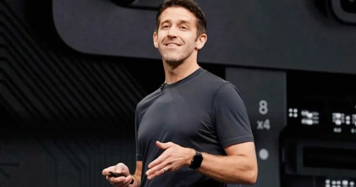 Apple nombra a John Ternus como nuevo CEO de Apple Quién es y hoja de vida de John Ternus, el nuevo CEO de Apple que reemplazará a Tim Cook