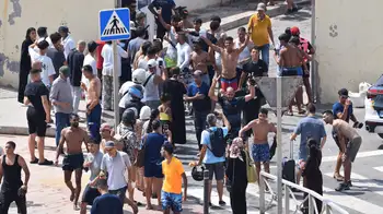 Así cruzaron miles de personas de Marruecos a Ceuta, España. Video | Así fue el impresionante cruce de miles de personas de Marruecos a Ceuta, España