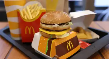 Así funciona ‘Puertas Abiertas’, la iniciativa de McDonald’s para conocer sus procesos. ¿Cómo funciona McDonald’s a puertas abiertas? La iniciativa para conocer sus cocinas por dentro
