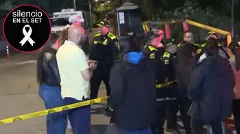 Autoridades en el sitio del ataque en rodaje en Bogotá. ¿Robo o intolerancia? Video revela el ataque en el rodaje de ‘Sin senos sí hay paraíso’ en Bogotá