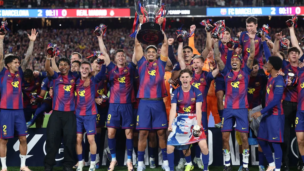 Barcelona Barcelona bailó al Real Madrid y le festejó el título de la Liga de España