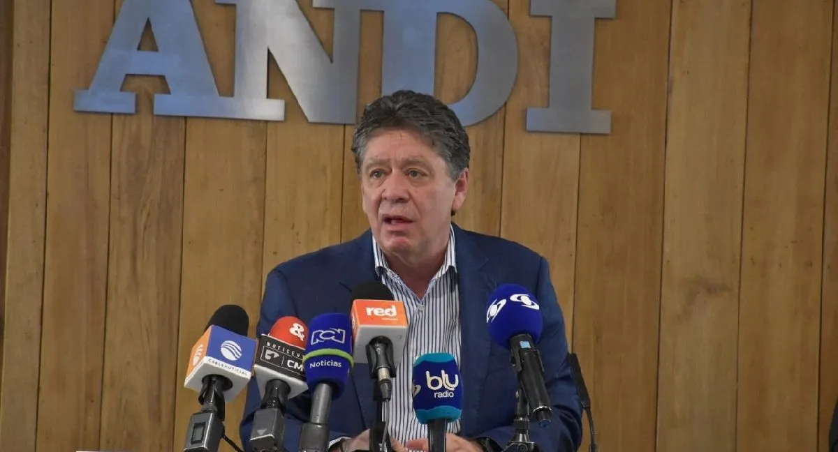 Bruce Mac Master Renuncia de Bruce Mac Master a la ANDI desata reacciones: esto dijeron dirigentes y políticos
