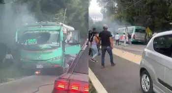 Cable de alta tensión mató a una persona Pánico en un bus vía Bogotá-Tenjo: cable de alta tensión mató a un pasajero y dejó otros heridos