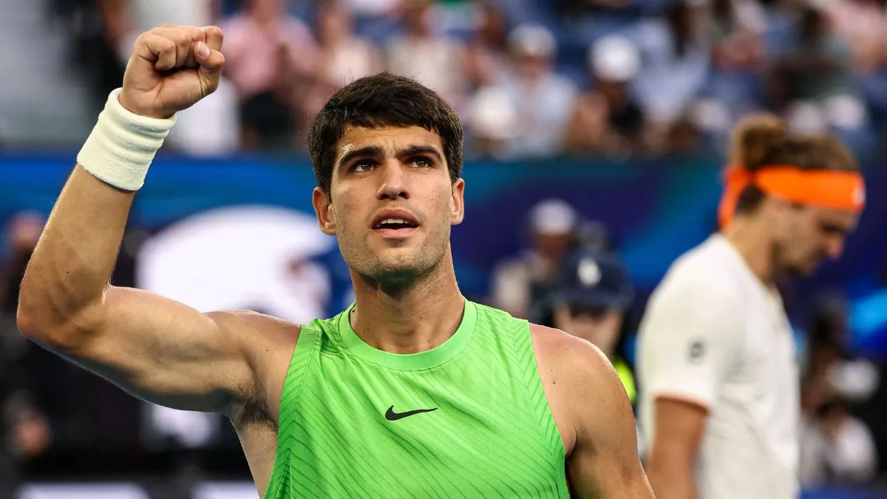 Carlos Alcaraz - Australian Open ¿Quién es Carlos Alcaraz? El tenista más joven de la historia en disputar la final en los cuatro Grand Slam