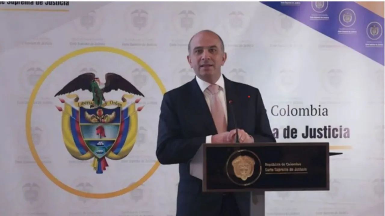 Carlos Camargo Assis, nuevo magistrado de la Corte Constitucional Carlos Camargo, de defensor del Pueblo a magistrado de la Corte Constitucional