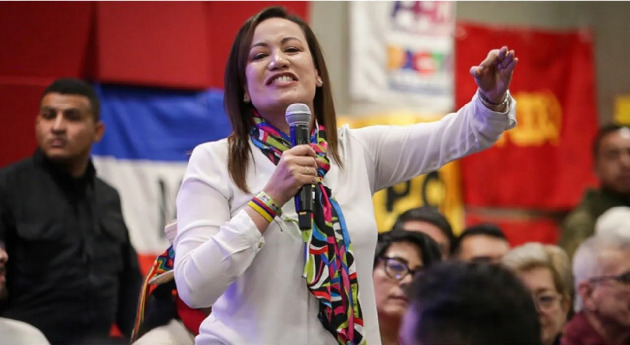 Carolina Corcho, de la cartera de Salud a la carrera presidencial. Carolina Corcho perfila su candidatura presidencial con bandera en la salud y la inclusión social