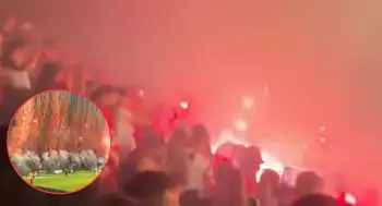 Casi termina en tragedia: el peligroso recibimiento de Cúcuta a Nacional que no se vio Pólvora en el estadio de Cúcuta contra Nacional casi termina en tragedia: lo que no se vio
