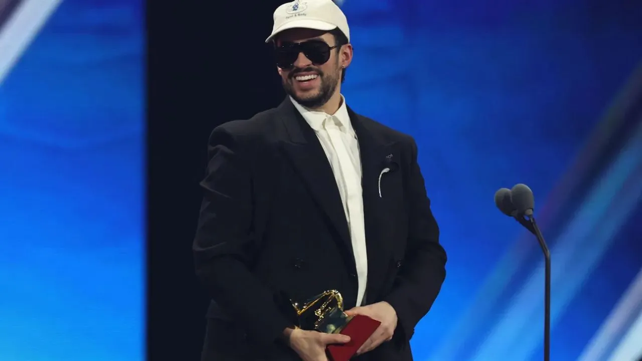 'Debí Tirar Más Fotos' ganó Latín Grammy como 'Mejor Álbum del Año'. Bad Bunny arrasa en los Latin Grammy: ¿Por qué 'DTMF' se corona como el Mejor Álbum del Año?