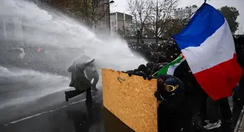 Detenidos en protestas en Francia llegaron a casi 1.000 este sábado, según el Gobierno. Casi 1.000 detenidos dejó la nueva jornada de protestas en Francia contra el costo de vida