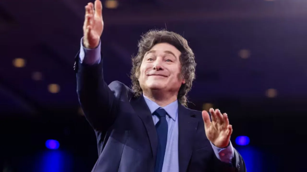 Disturbios y detenciones durante la visita de campaña de Javier Milei en Santa Fe. Enfrentamientos y arrestos en Argentina durante acto de campaña de Javier Milei