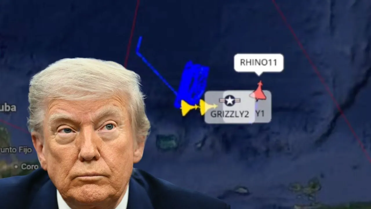 Donald Trump con el registro de tres aviones militares sobrevolando cerca de Caracas. Los tres aviones militares que tiene sobrevolando Washington cerca de la costa de Caracas