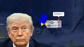 Donald Trump con el registro de tres aviones militares sobrevolando cerca de Caracas. Los tres aviones militares que tiene sobrevolando Washington cerca de la costa de Caracas