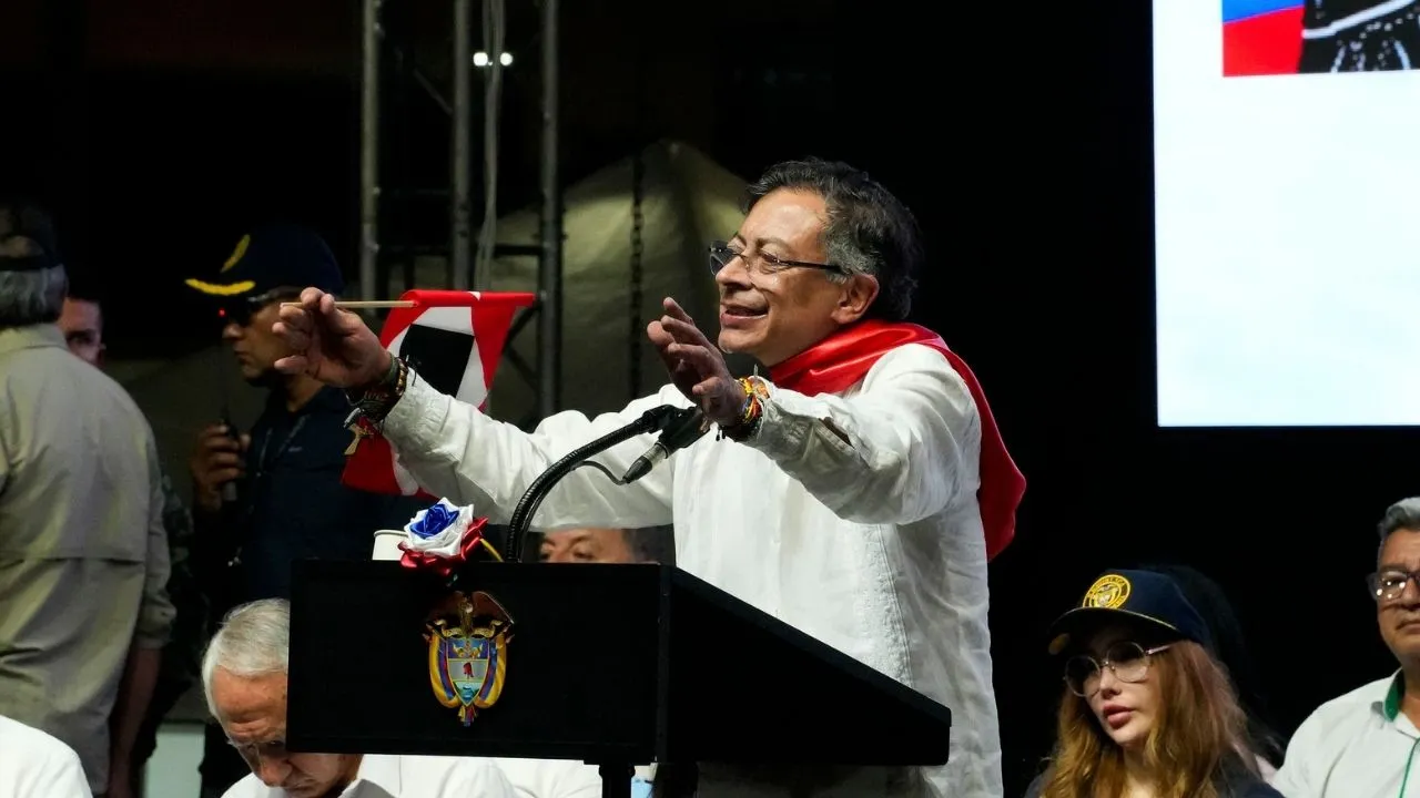 'EE. UU. violó soberanía de aguas colombianas y asesinó a un pescador': presidente Petro 'EE. UU. violó soberanía de aguas colombianas y asesinó a un pescador': presidente Petro
