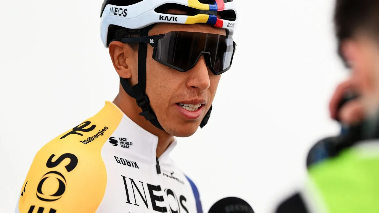 Egan Bernal ¿Qué está pasando con Egan Bernal? El colombiano, baja en una nueva carrera
