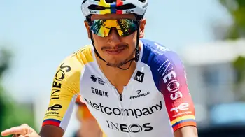 Egan Bernal Giro de Italia 2026 | Egan Bernal salvó un terrible susto en la etapa 4 para seguir en la pelea