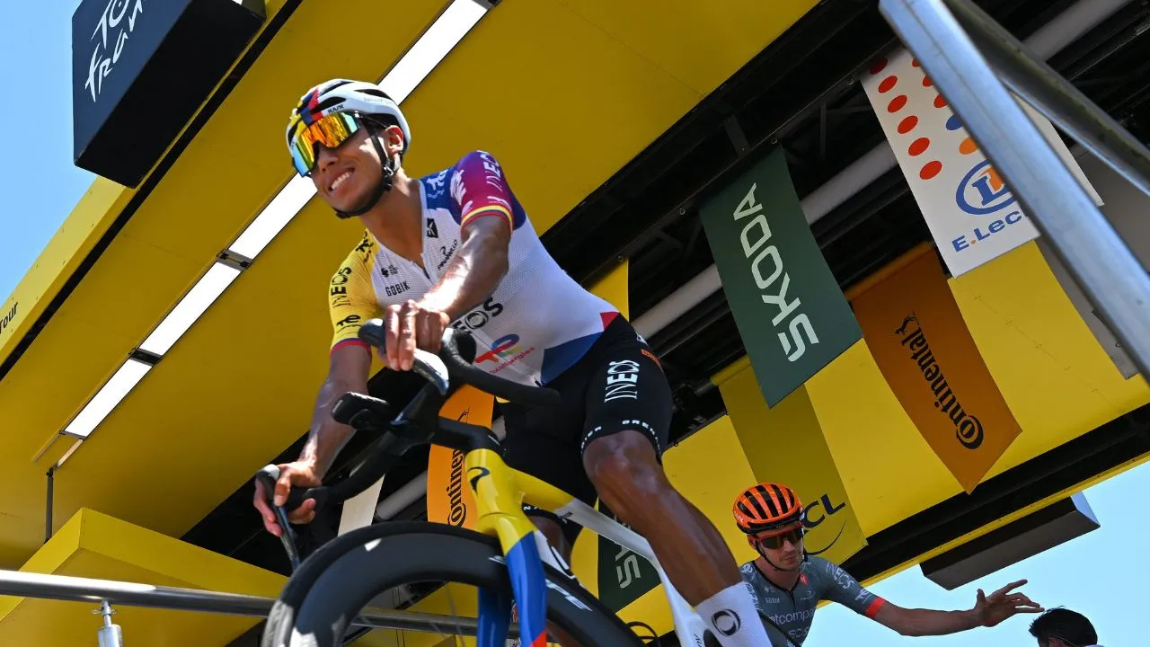 Egan Bernal Egan salvó el día con los Alpes en la mira: así están las clasificaciones del Tour de Francia