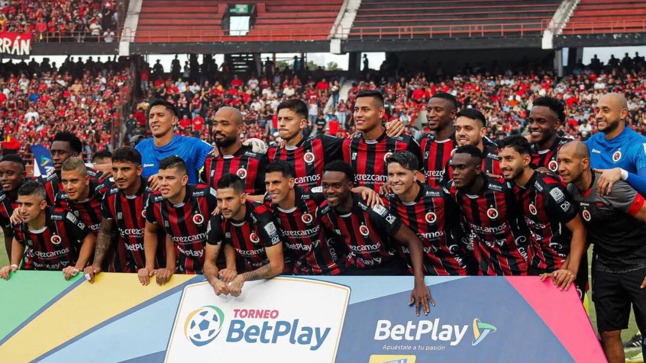 El Cúcuta ascendió y sacó a 17 jugadores. ¿Por qué el Cúcuta Deportivo sacó a 17 jugadores tras el ascenso a la Primera División?