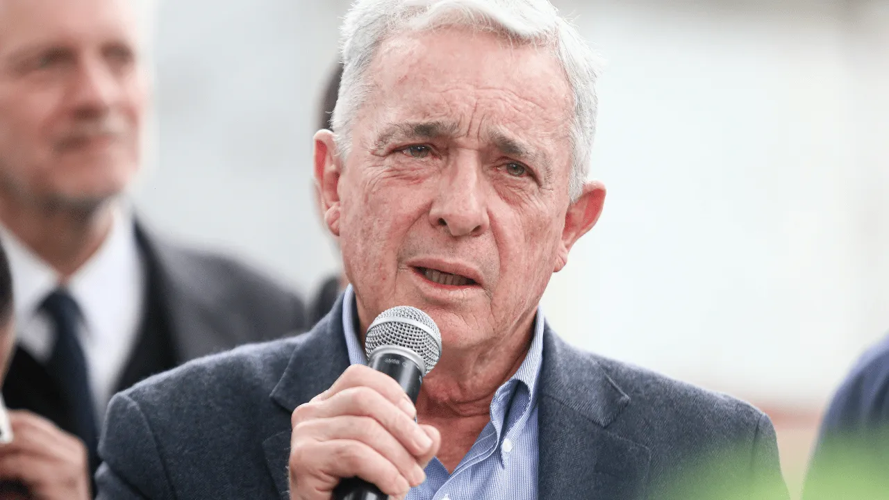 El expresidente Álvaro Uribe Vélez. Esto dijo el expresidente Álvaro Uribe sobre Abelardo de la Espriella, presidente electo de Colombia