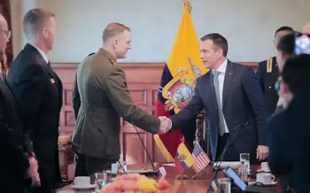 El Gral. Francis L. Donovan junto al presidente de Ecuador, Daniel Noboa. Ecuador y EE. UU. unen fuerzas y atacan estratégicamente a bandas del narcotráfico