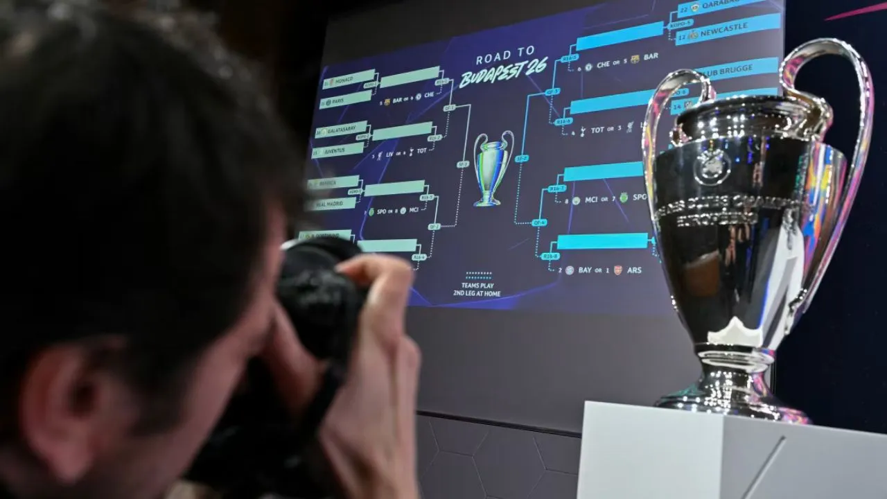 El sorteo de la Champions League definió los cruces de los playoffs rumbo a octavos. Playoffs de la Champions League: Benfica y Real Madrid reavivan un duelo de alto voltaje