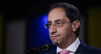 El vicepresidente José Manuel Restrepo radicó la Ley de Rescate Económico "Nos dejaron jodidos": Gobierno al radicar Ley de Rescate y dice que devolverá el IVA