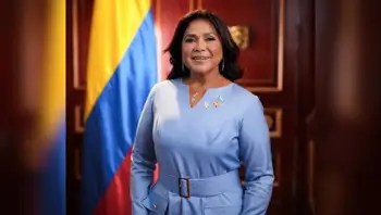 Elizabeth Jay-Pang, representante a la Cámara por San Andrés. ¿Quién es Norbert Vomblon Pomare, esposo de Elizabeth Jay-Pang, mencionado por De La Espriella?