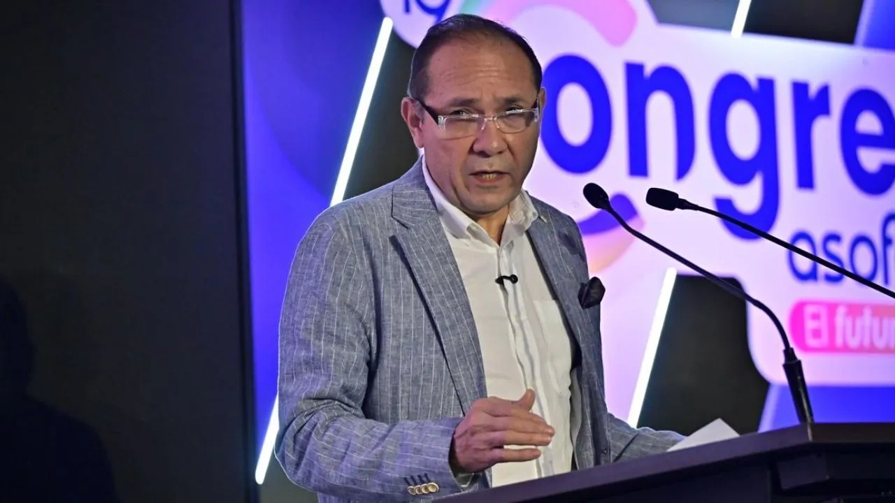 Entrevista ministro de Trabajo sobre reforma pensional Entrevista | MinTrabajo, sorprendido: ‘Creía que Asofondos apoyaba la reforma pensional’