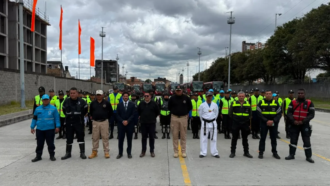 Escuadrón artes marciales TransMilenio Proponen nuevo escuadrón para TransMilenio y el metro: recibiría entrenamiento en artes marciales