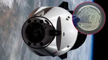 Esta es una nave espacial Dragon de SpaceX, que presta apoyo a misión SpaceX de la NASA. NASA sin receso: lanzan este martes la nave Dragon-SpaceX, reabastecerán la EEI y harán pruebas