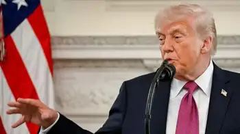 Evacúan a Donald Trump tras alerta en cena con periodistas Evacúan a Donald Trump en plena cena con periodistas tras disparos en Washington