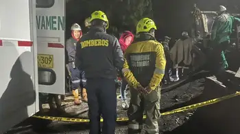 Explosión minera en Sutatausa Explosión en mina de Sutatausa deja un muerto, un herido y cuatro trabajadores atrapados
