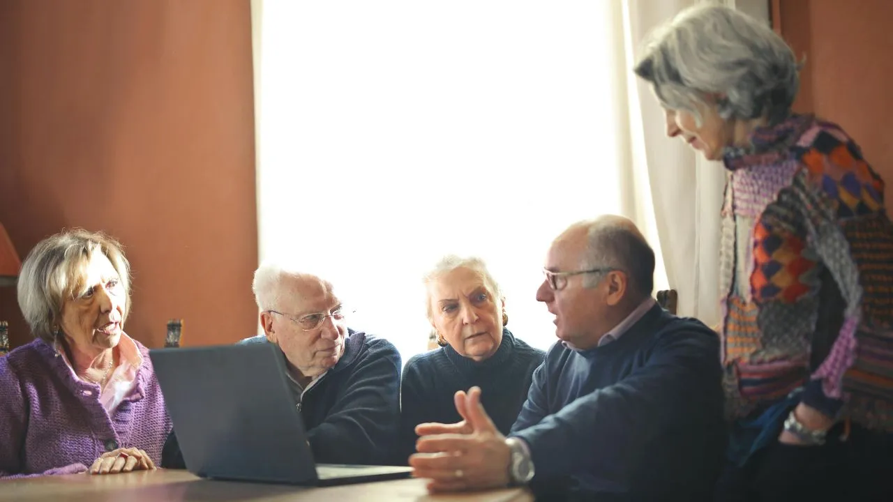 Fenalco advierte que un alza excesiva del salario mínimo golpeará el bolsillo de jubilados Fenalco advierte que un alza excesiva del salario mínimo golpeará el bolsillo de los pensionados