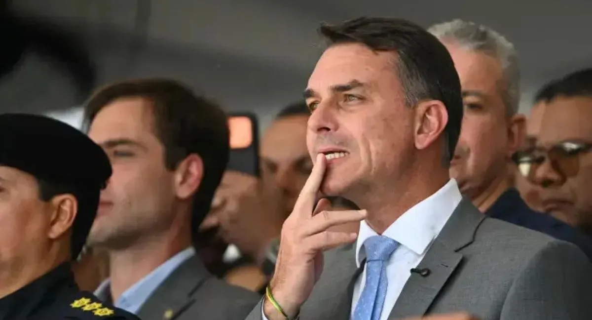 Flávio Bolsonaro había dicho que no pensaba irse de Brasil ¿Dónde está Flávio Bolsonaro? Cancelan su pasaporte ante dudas sobre su paradero