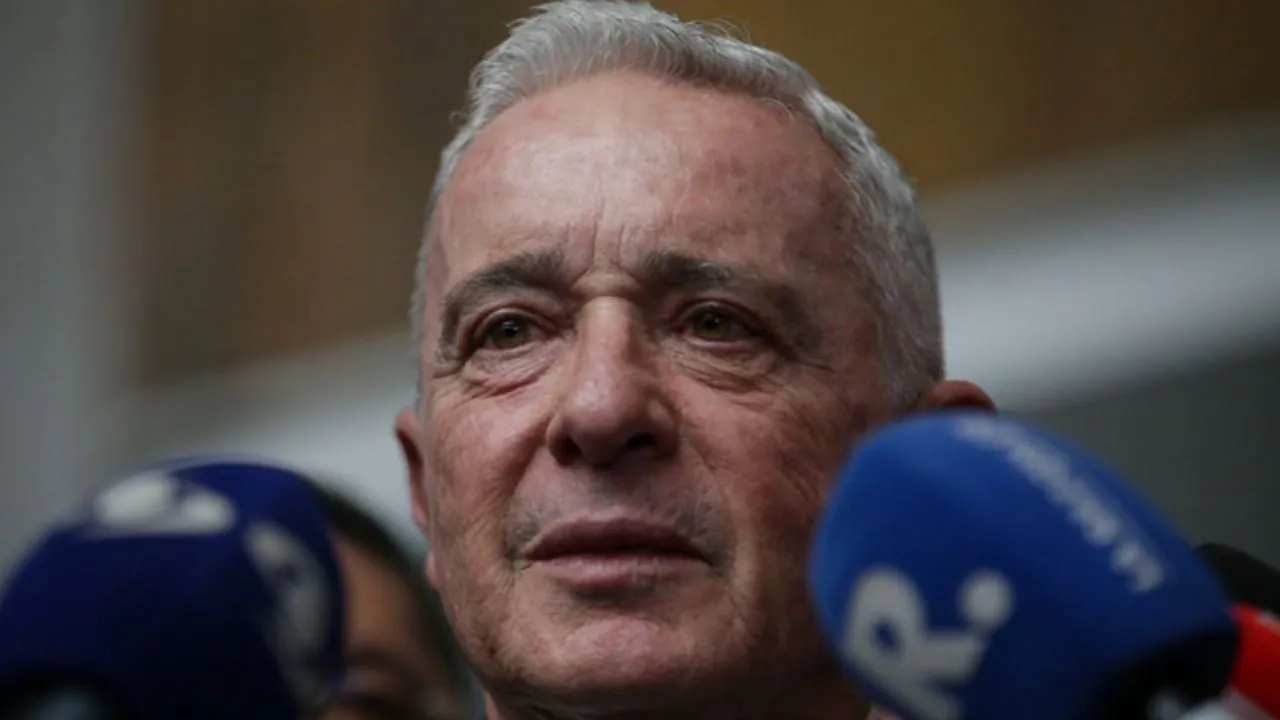 Formalizan captura del expresidente Álvaro Uribe Uribe, en prisión domiciliaria: quedó formalizada la captura