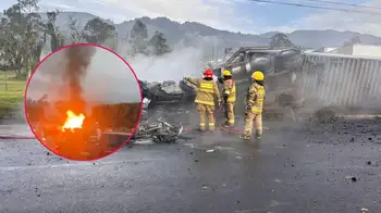 Fotos del accidente en peaje en vía Zipaquirá-Ubaté Las impactantes fotos que dejó el accidente y explosión en peaje Casa Blanca