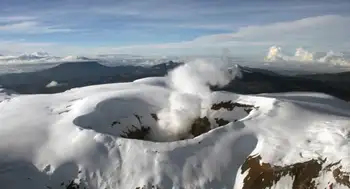 Fotos del Nevado del Ruiz vestido de blanco por nieve Espectaculares fotos del Nevado del Ruiz, que volvió a cubrirse de blanco: así luce el volcán