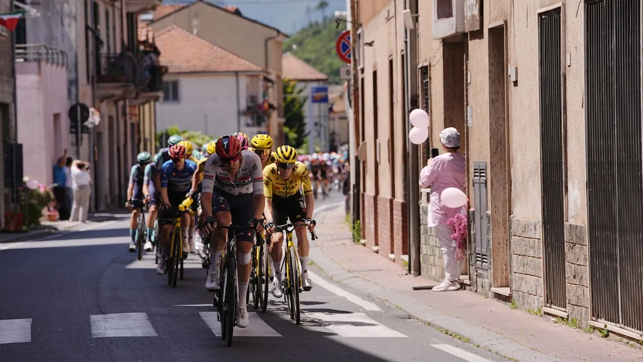 Giro de Italia Giro de Italia 2026 | El calor no tumbó a Egan: así quedaron las clasificaciones tras la etapa 12