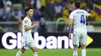 Gol Uzbequistán Cabezazo y adentro: Uzbekistán iguala el partido 1-1 contra Colombia