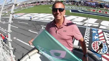 Greg Biffle Greg Biffle, campeón de la Nascar, falleció junto a su familia en un trágico accidente aéreo en EE. UU.