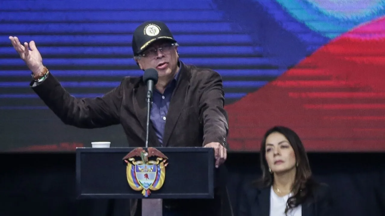 Gustavo Petro Presidente Petro cita a su 'tradicional' marcha del 1 de mayo, busca impulsar la constituyente