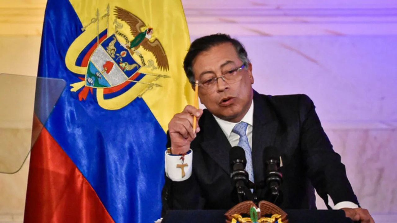 Petro expresó su oposición a una acción armada estadounidense en territorio Venezolano Petro habló sobre la crisis diplomática entre EE. UU. y Venezuela