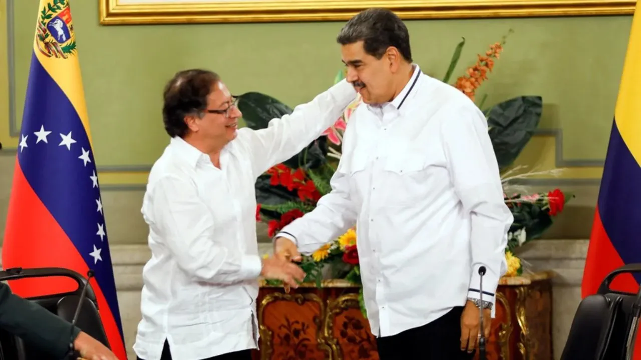 Gustavo Petro y Nicolás Maduro. Petro propone un “gobierno de transición compartida” para la crisis en Venezuela