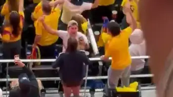 Hinchas de Colombia captaron un 'milagro' en el partido entre Colombia - Uzbekistán. Video | La Selección Colombia podría ser 'canonizada' por este 'milagro' en el Mundial 2026
