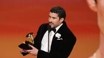 Histórico: álbum en español de Bad Bunny gana Grammy principal Bad Bunny hace historia: primer álbum en español conquista el Grammy a Mejor Álbum